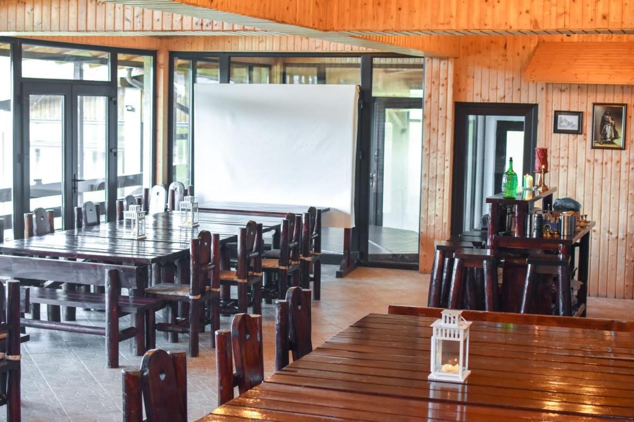 クンプルング Cazarma Cavalerilor Bed & Breakfast エクステリア 写真