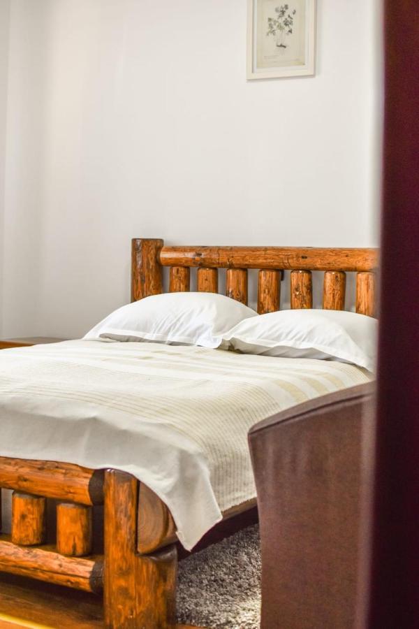 クンプルング Cazarma Cavalerilor Bed & Breakfast エクステリア 写真