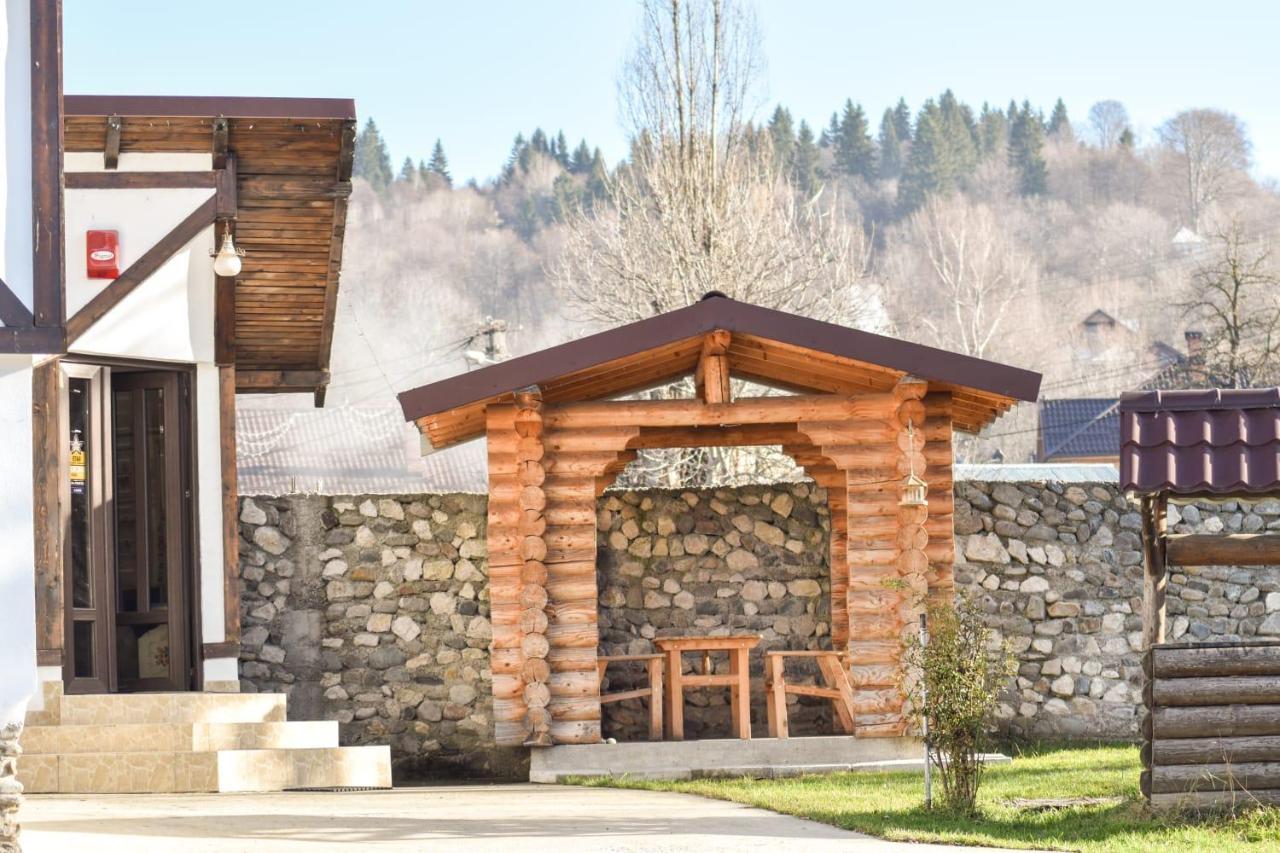 クンプルング Cazarma Cavalerilor Bed & Breakfast エクステリア 写真